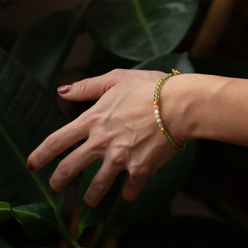 Peridot - Mother of Pearl Natural Stone Silver Bracelet